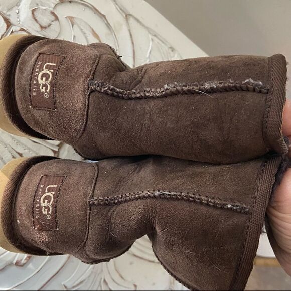 UGG Classic Short Boots dark brown size 5 - Picture 8 of 8